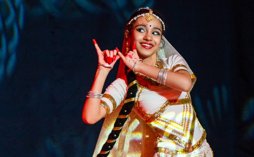Индийские танцы: искусство для целеустремленных