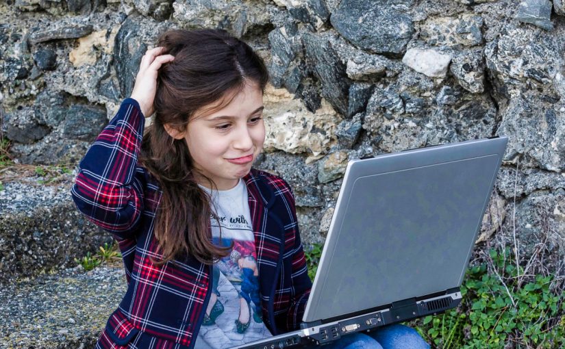 Дети в интернете: 7 базовых правил сетевой безопасности